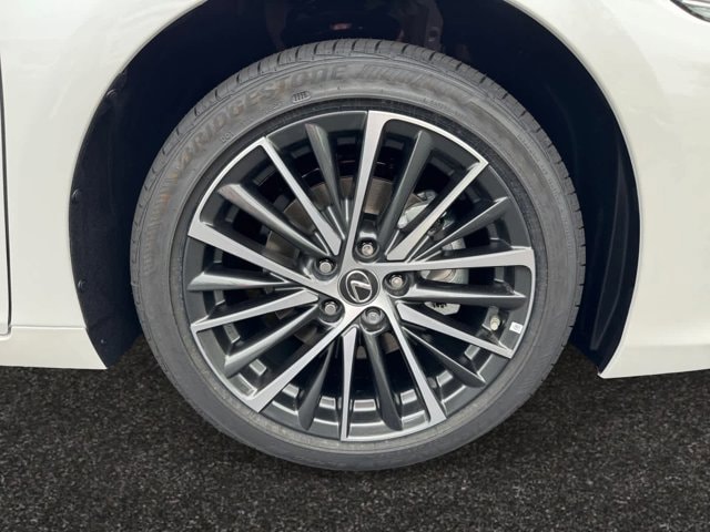 new 2025 Lexus ES 300h car