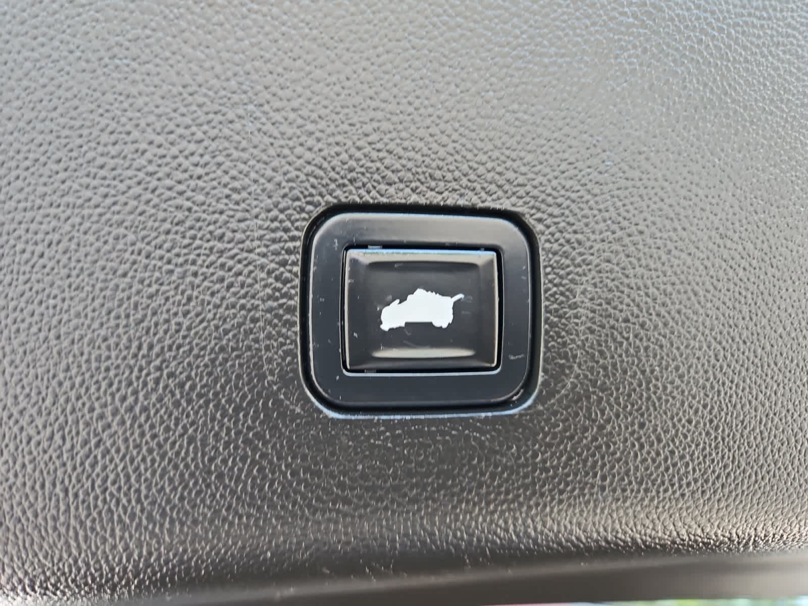 used 2018 Chevrolet Traverse car, priced at $16,998