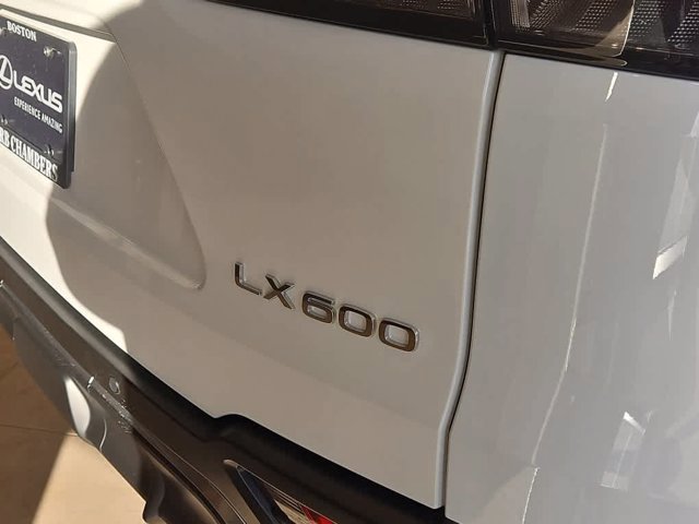 new 2024 Lexus LX 600 car
