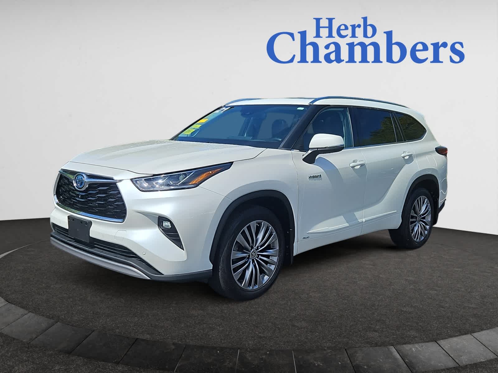used 2021 Toyota Highlander car, priced at $41,498