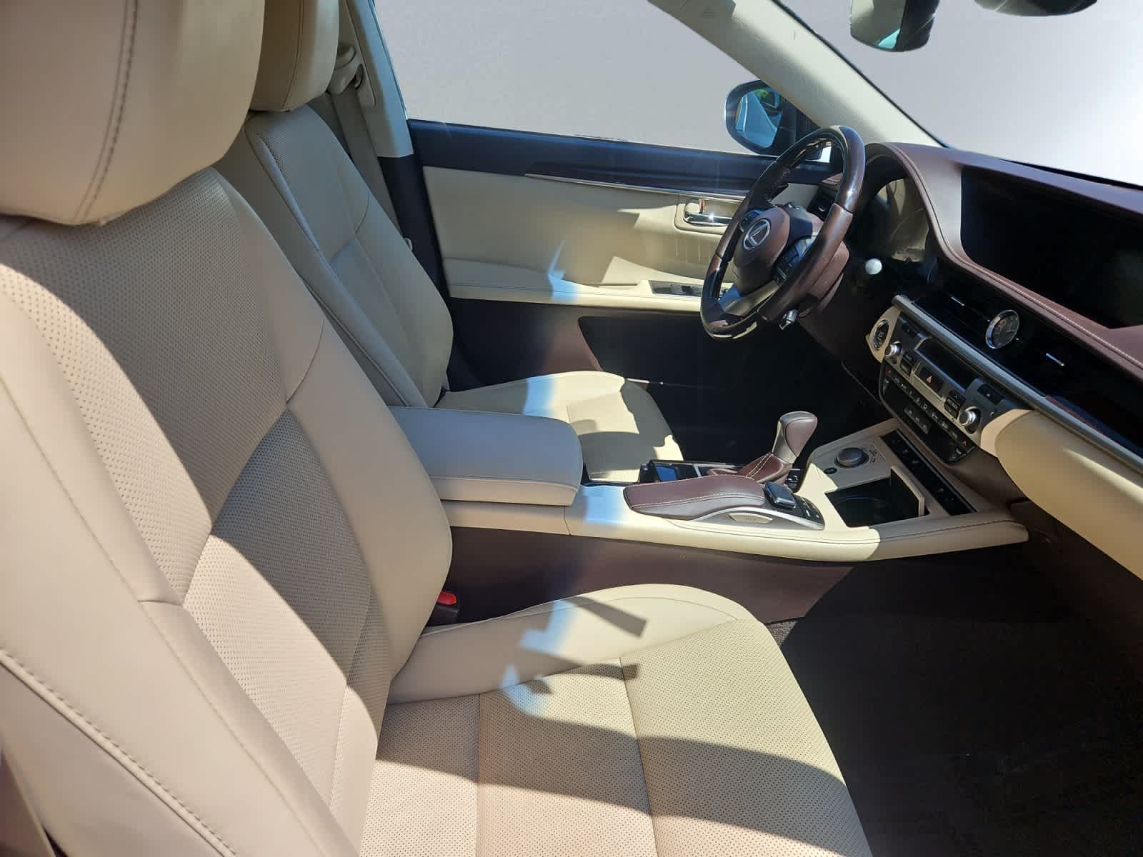 used 2017 Lexus ES car, priced at $19,998