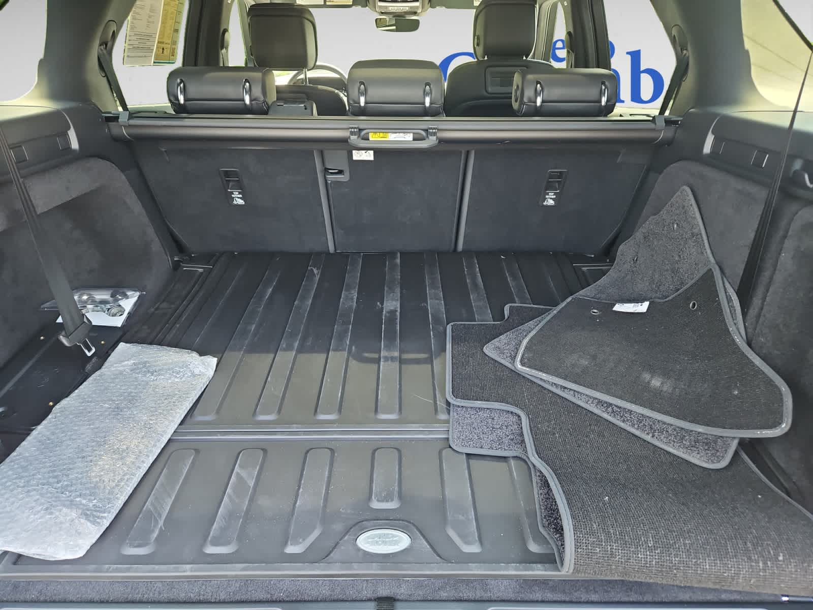 used 2024 Land Rover Discovery car, priced at $58,888