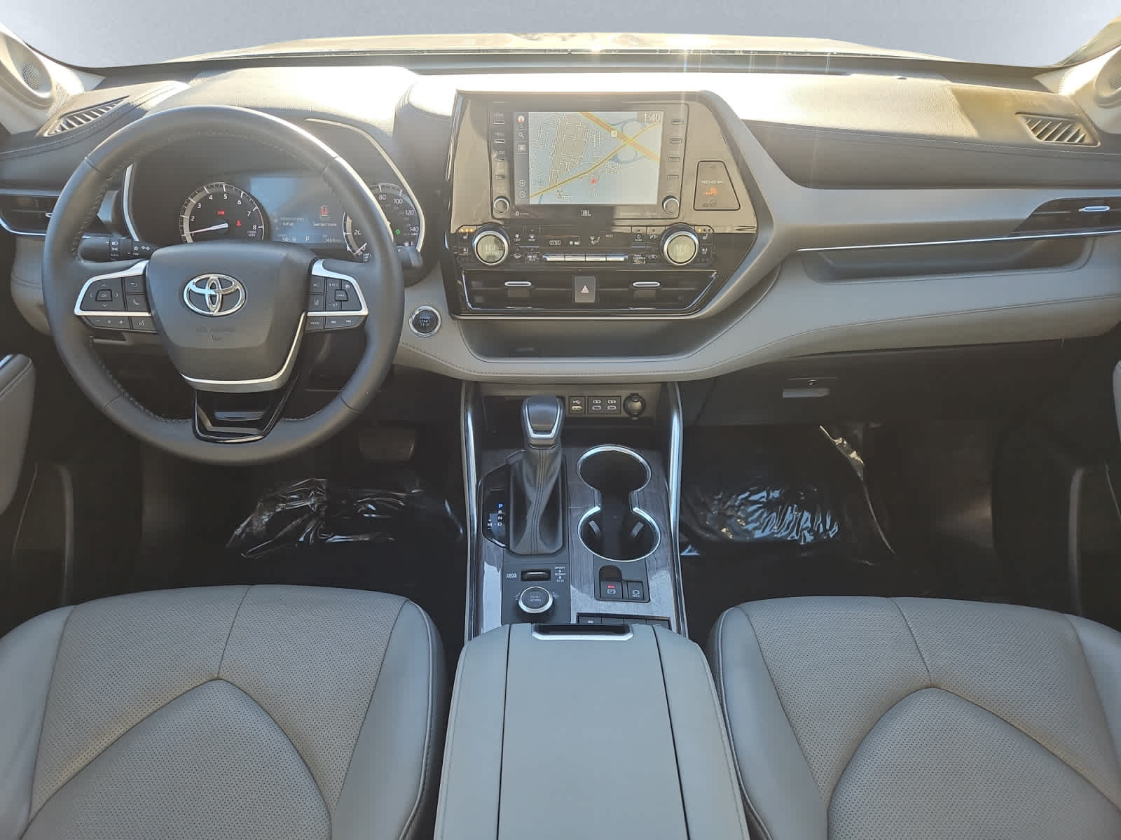 used 2022 Toyota Highlander car, priced at $38,998