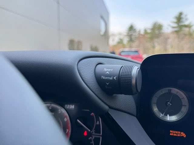 new 2025 Lexus ES 300h car