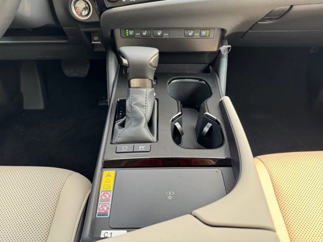 new 2025 Lexus ES 300h car