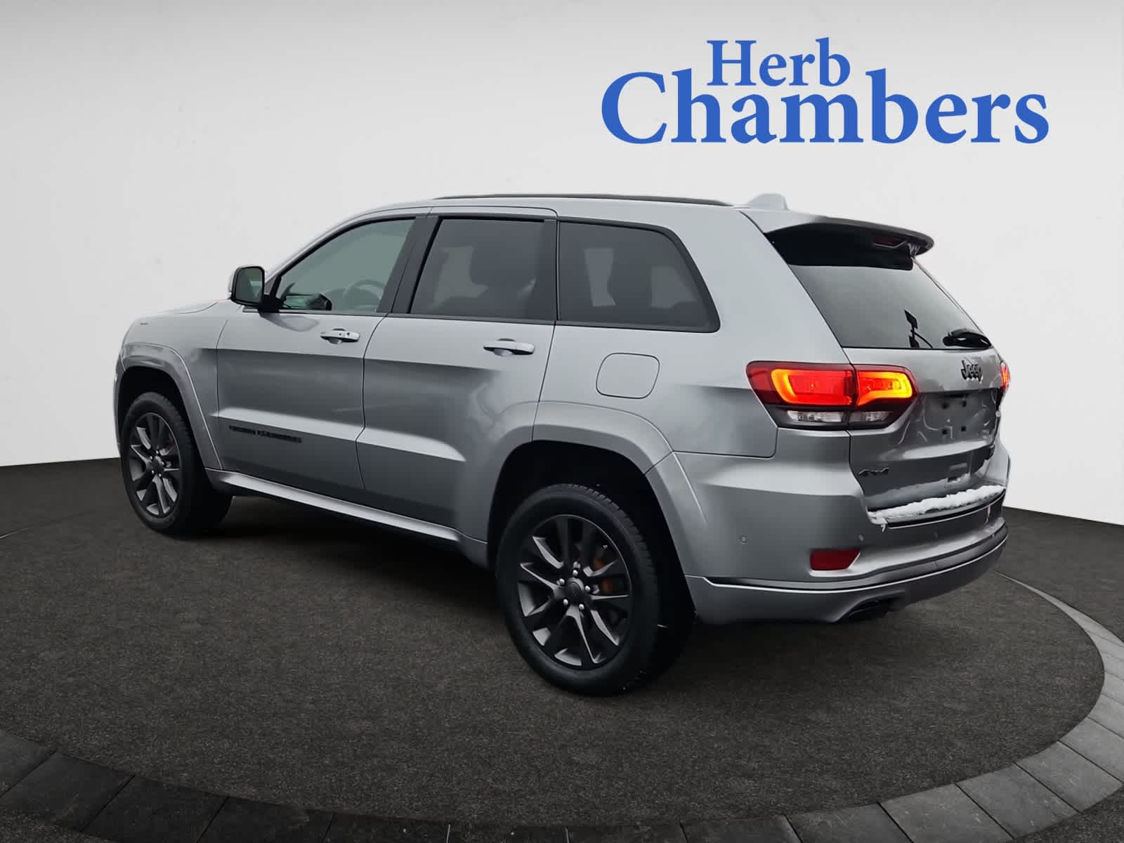 used 2019 Jeep Grand Cherokee car, priced at $32,998