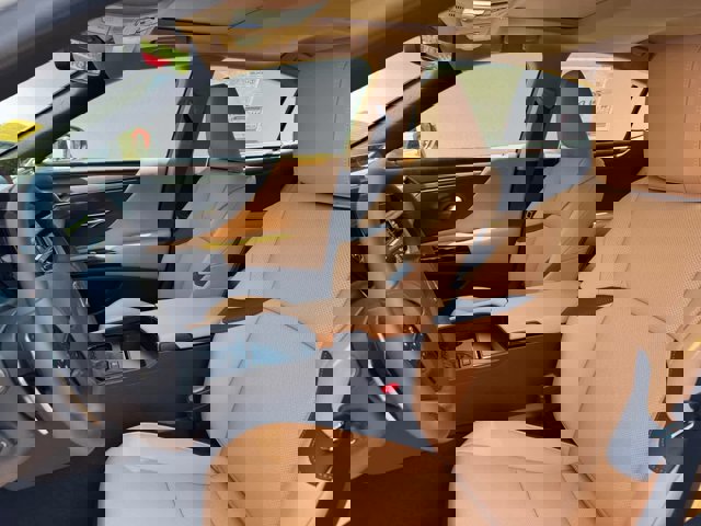 new 2025 Lexus ES 300h car