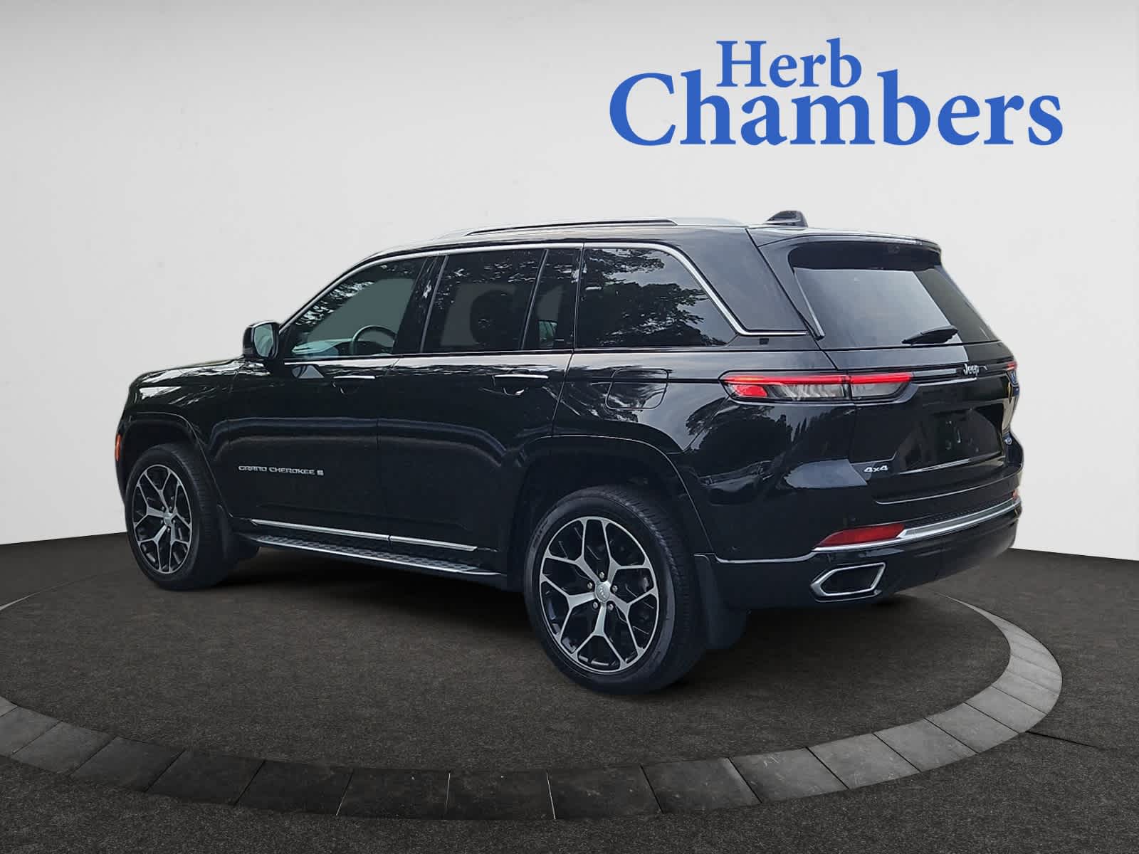 used 2023 Jeep Grand Cherokee car, priced at $46,998