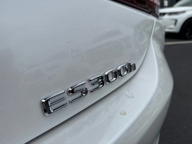 new 2025 Lexus ES 300h car