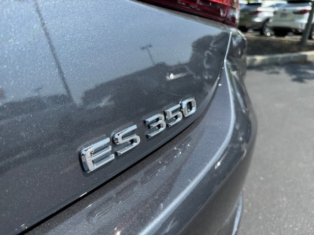 new 2025 Lexus ES car