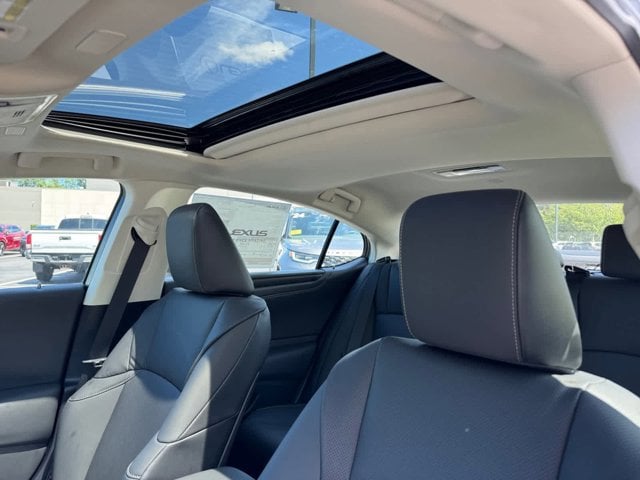 new 2025 Lexus ES 350 car