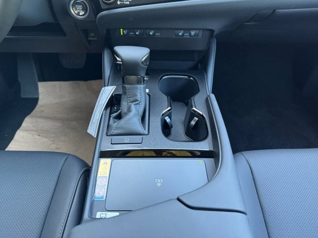 new 2025 Lexus ES car
