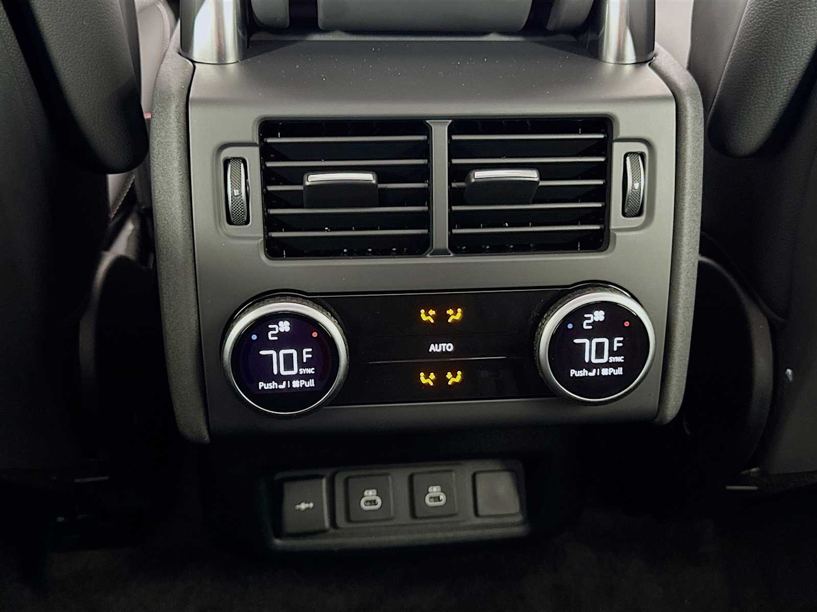 used 2024 Land Rover Discovery car, priced at $59,998