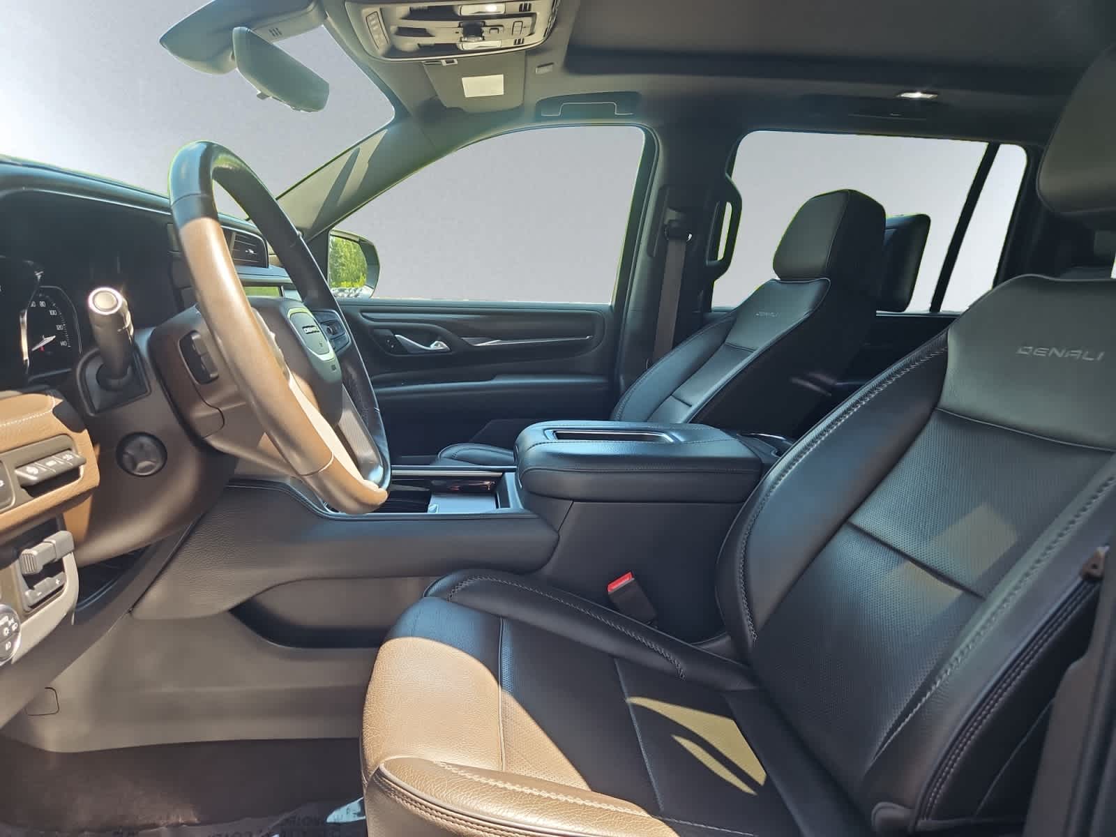 used 2021 GMC Yukon XL car, priced at $41,998
