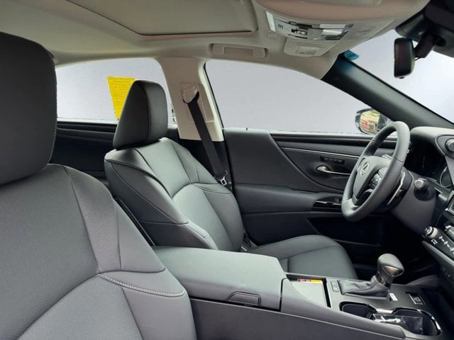 new 2025 Lexus ES 300h car