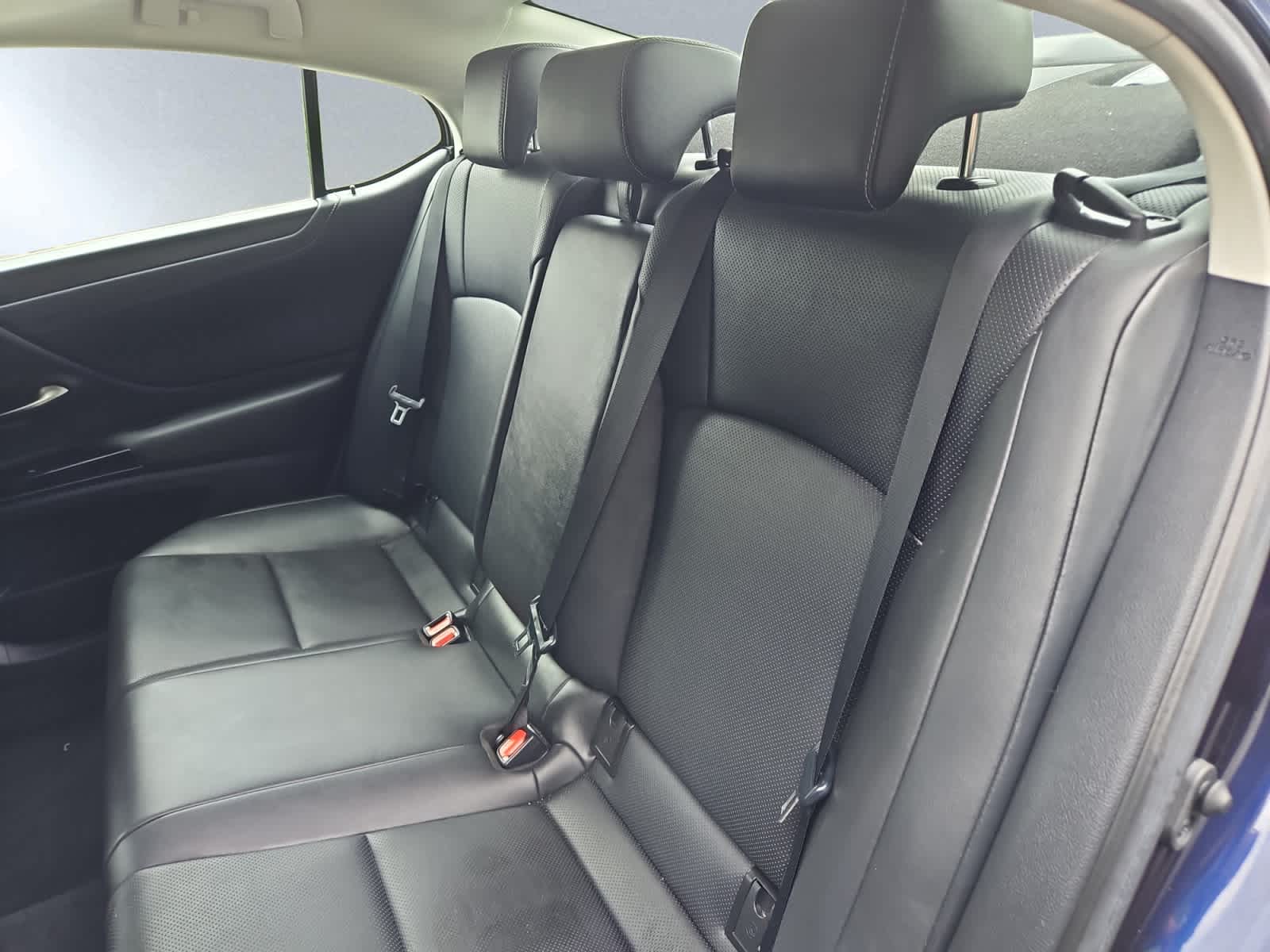 used 2022 Lexus ES car, priced at $37,998