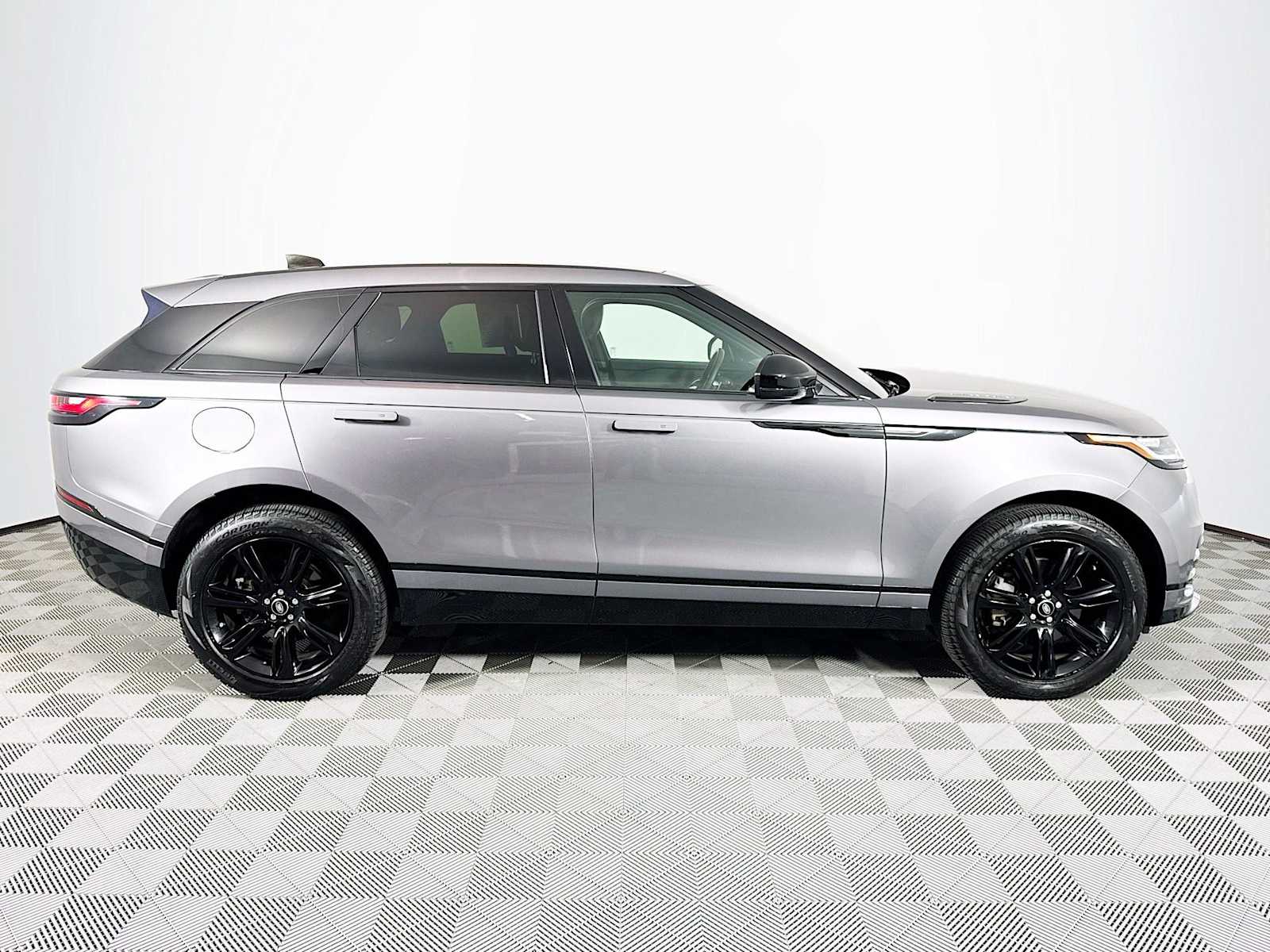 used 2020 Land Rover Range Rover Velar car, priced at $31,998