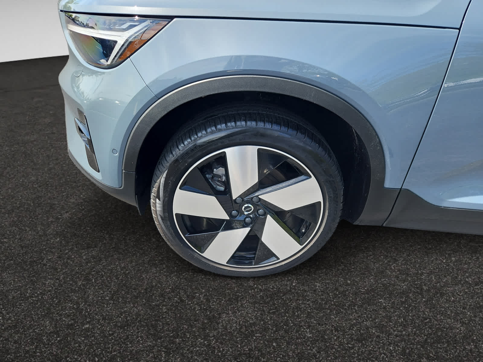 used 2023 Volvo C40 Recharge Pure Electric car, priced at $33,988