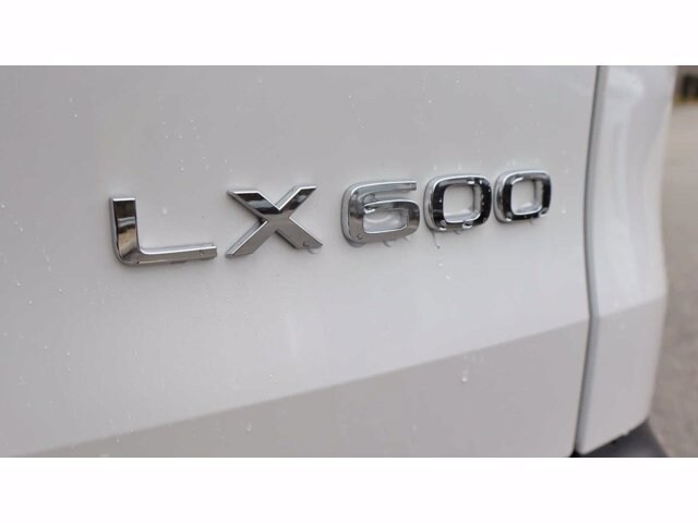 new 2024 Lexus LX 600 car