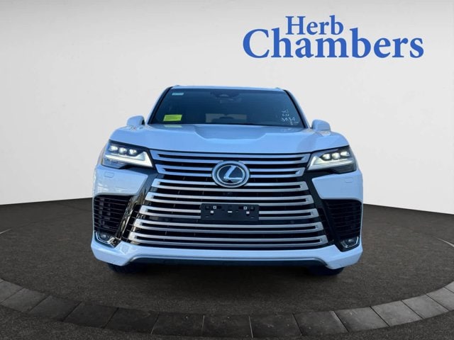 new 2025 Lexus LX 600 car