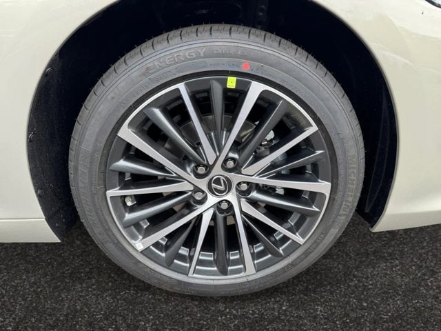new 2025 Lexus ES 350 car