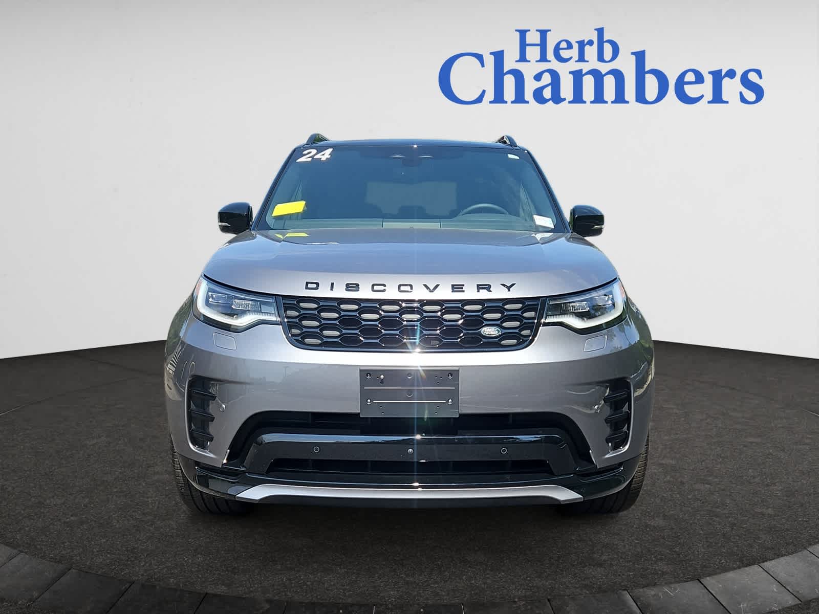 used 2024 Land Rover Discovery car, priced at $58,888