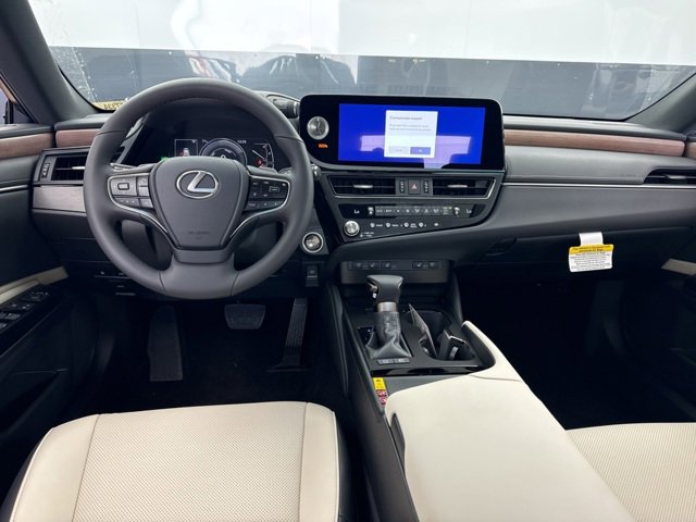 new 2025 Lexus ES 300h car