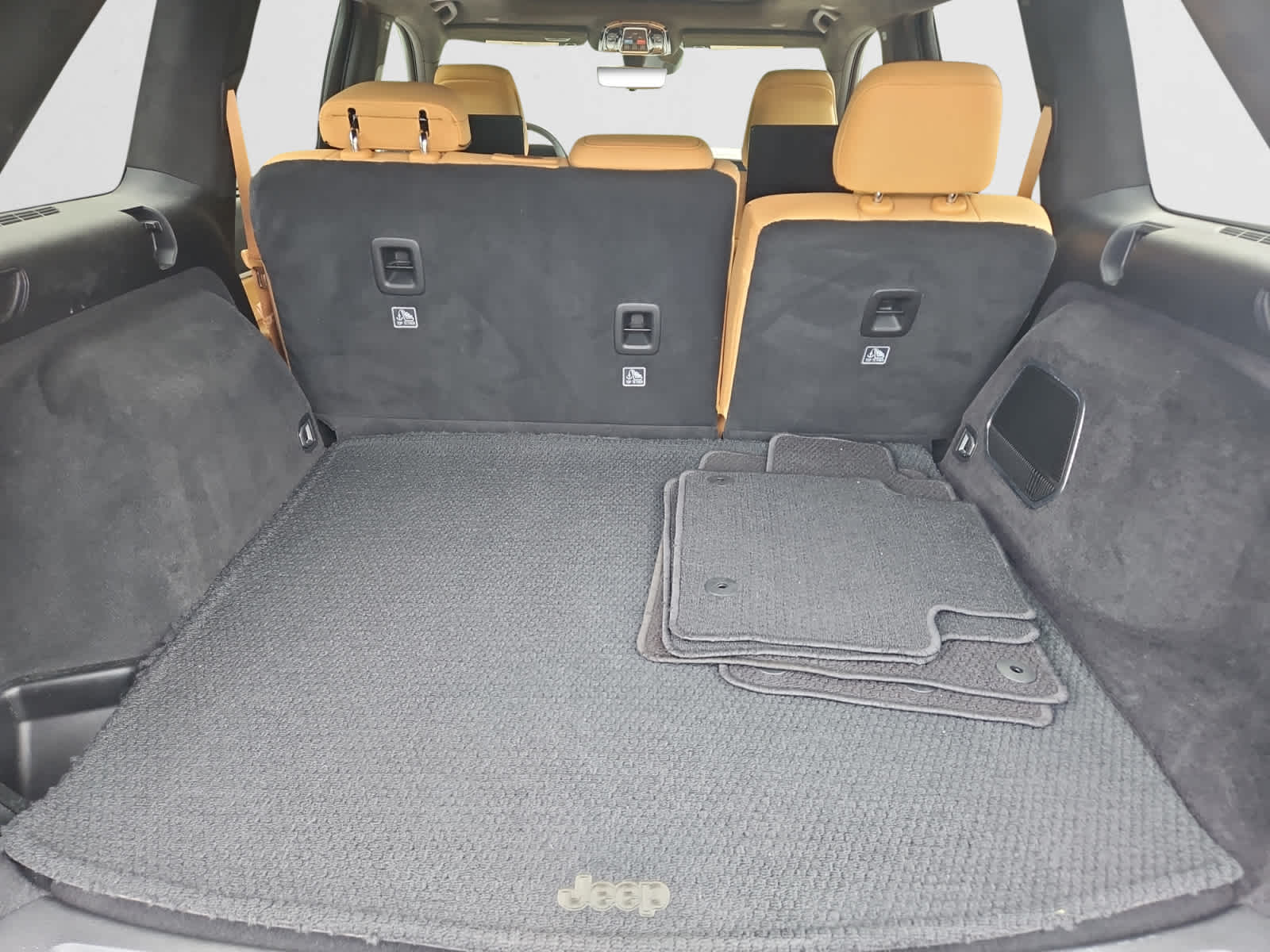 used 2023 Jeep Grand Cherokee car, priced at $46,998