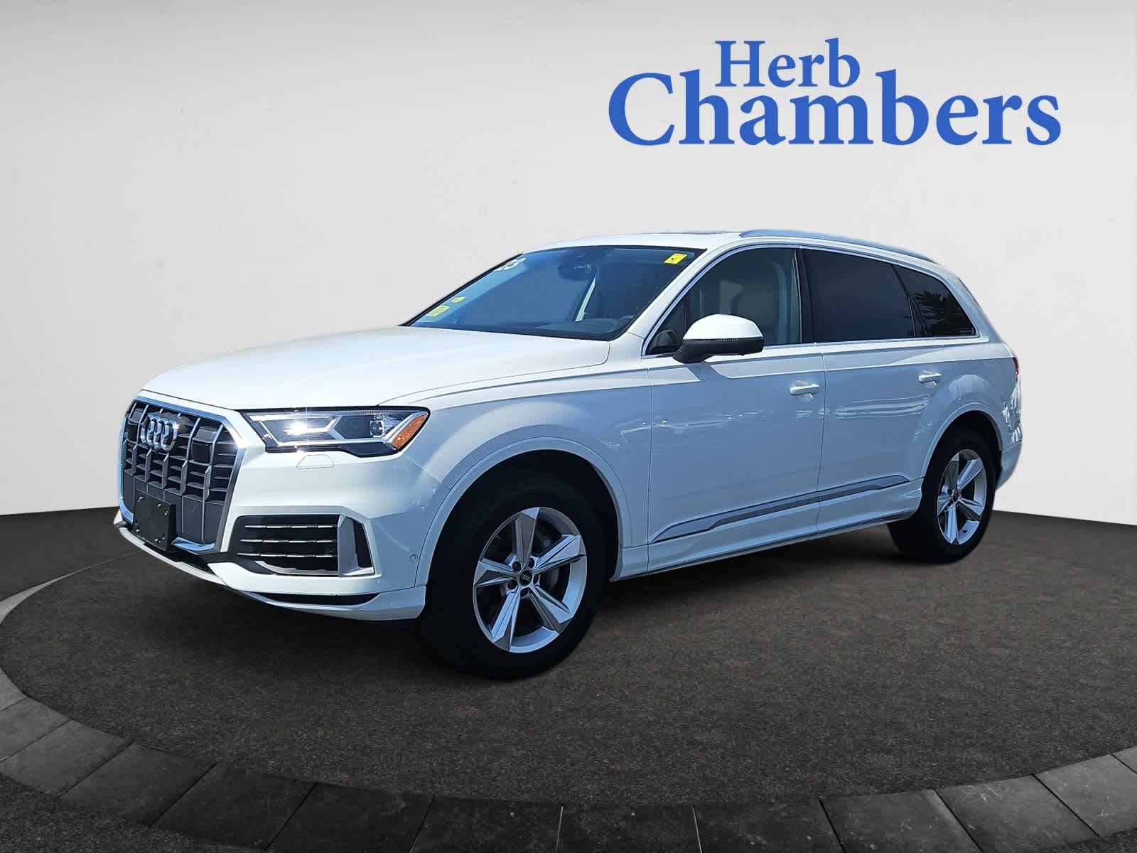 used 2023 Audi Q7 car, priced at $42,998