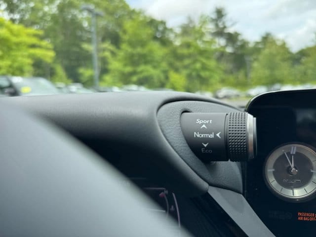 new 2025 Lexus ES 300h car