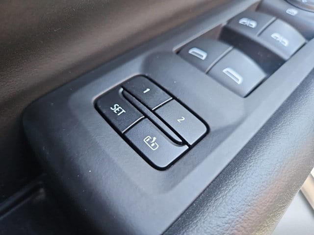 used 2023 GMC Yukon XL car, priced at $52,598