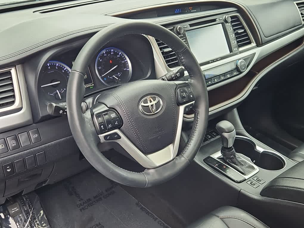 used 2019 Toyota Highlander car, priced at $27,998