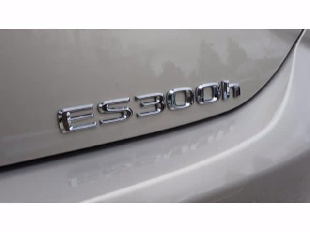 new 2024 Lexus ES 300h car