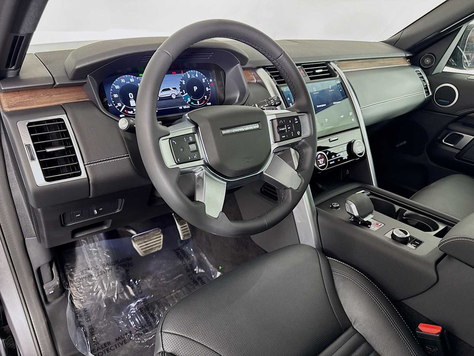 used 2024 Land Rover Discovery car, priced at $59,998