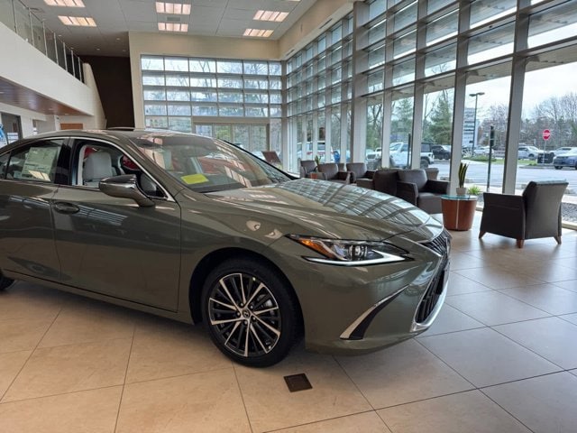 new 2025 Lexus ES car