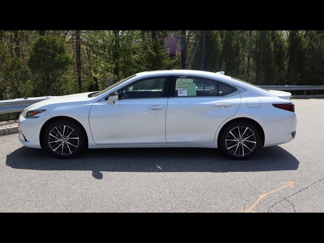 new 2024 Lexus ES 300h car