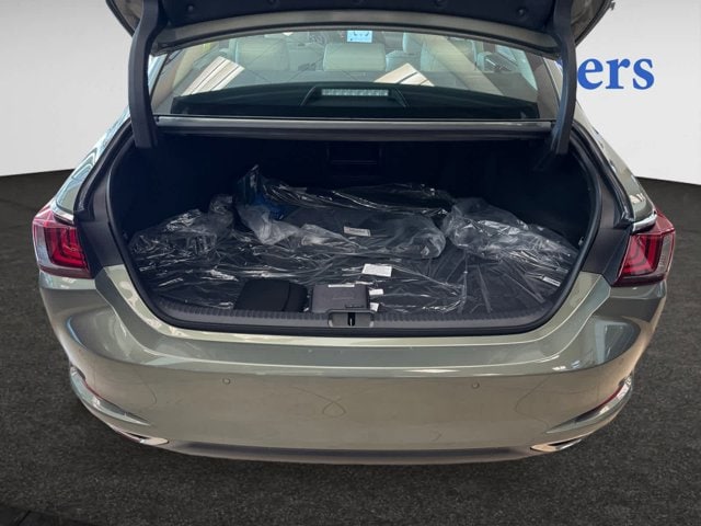 new 2025 Lexus ES car
