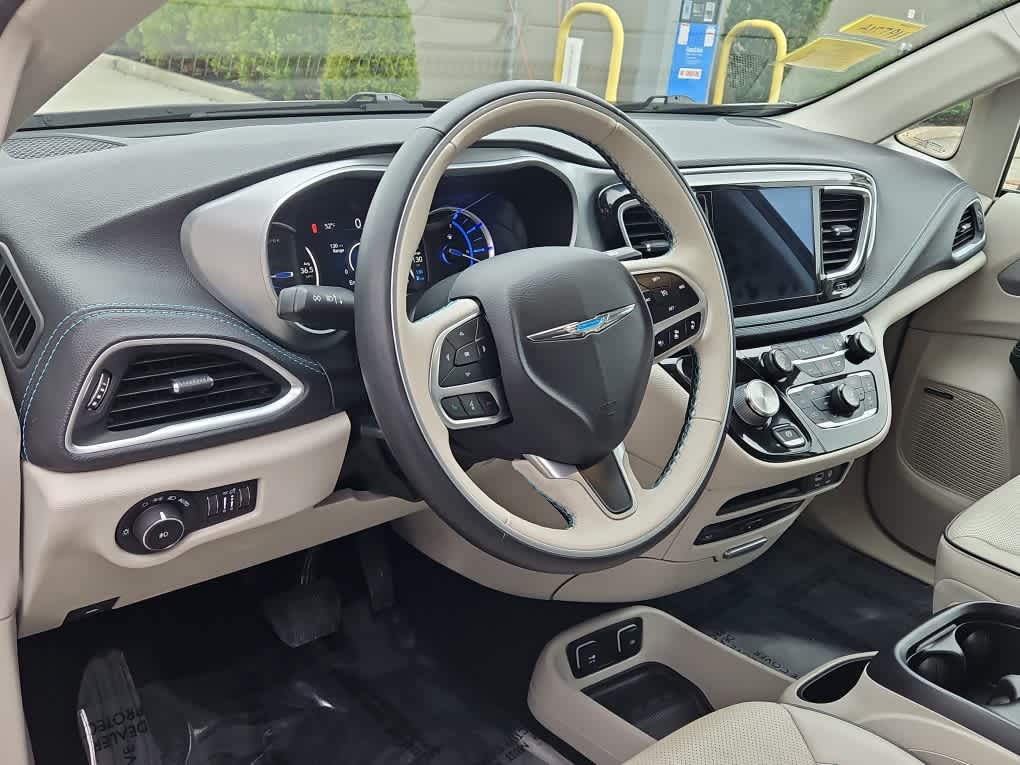 used 2018 Chrysler Pacifica Hybrid car, priced at $22,998