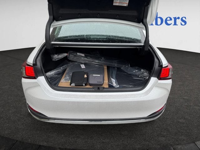 new 2025 Lexus ES 300h car