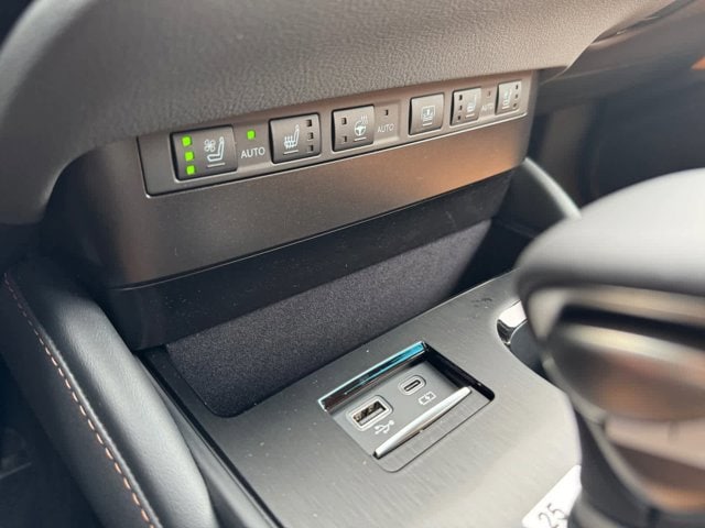 new 2025 Lexus ES 350 car