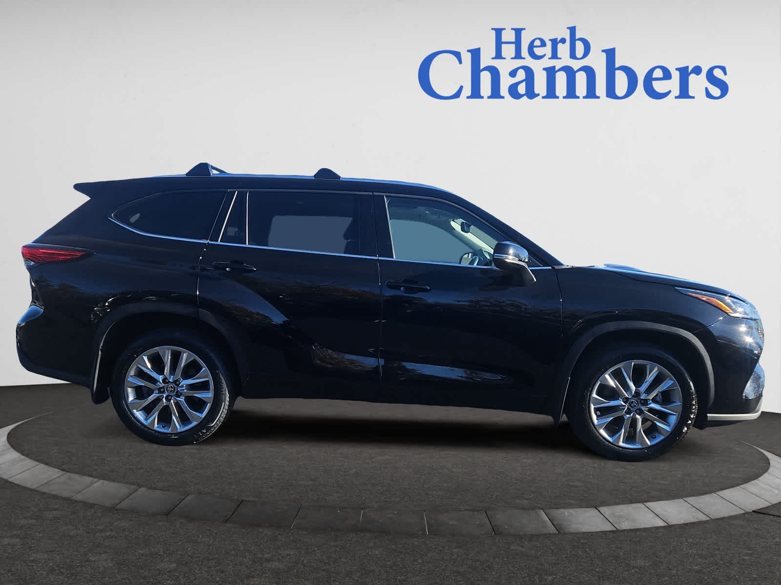 used 2022 Toyota Highlander car, priced at $38,998