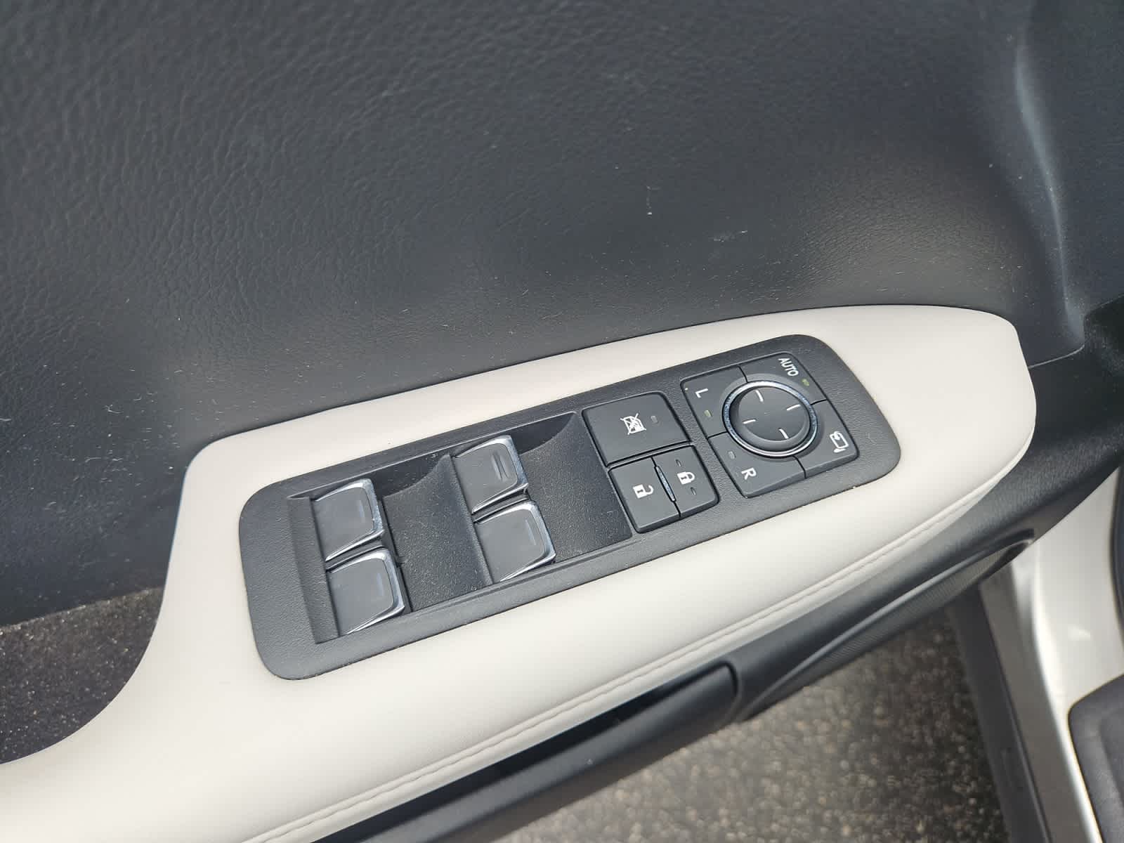 used 2022 Lexus RX car, priced at $43,998