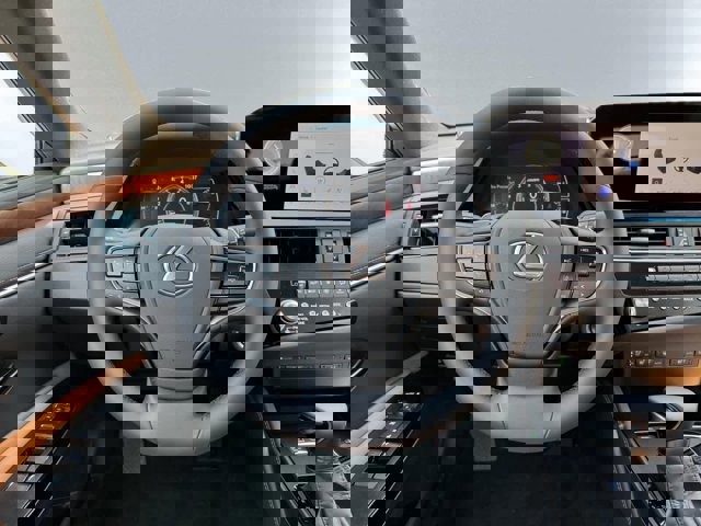 new 2025 Lexus ES car