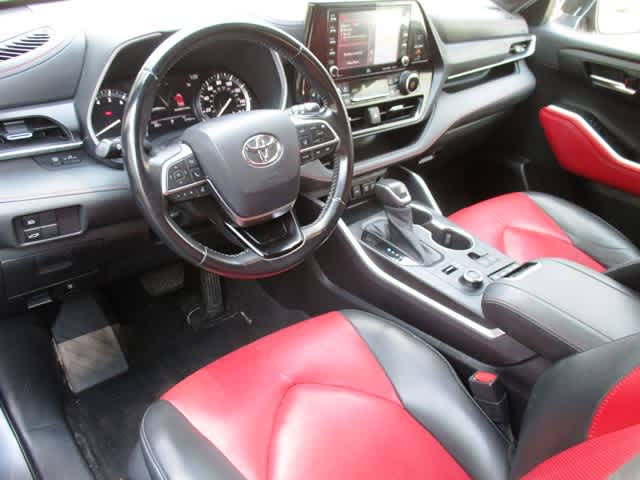 used 2021 Toyota Highlander car, priced at $36,998