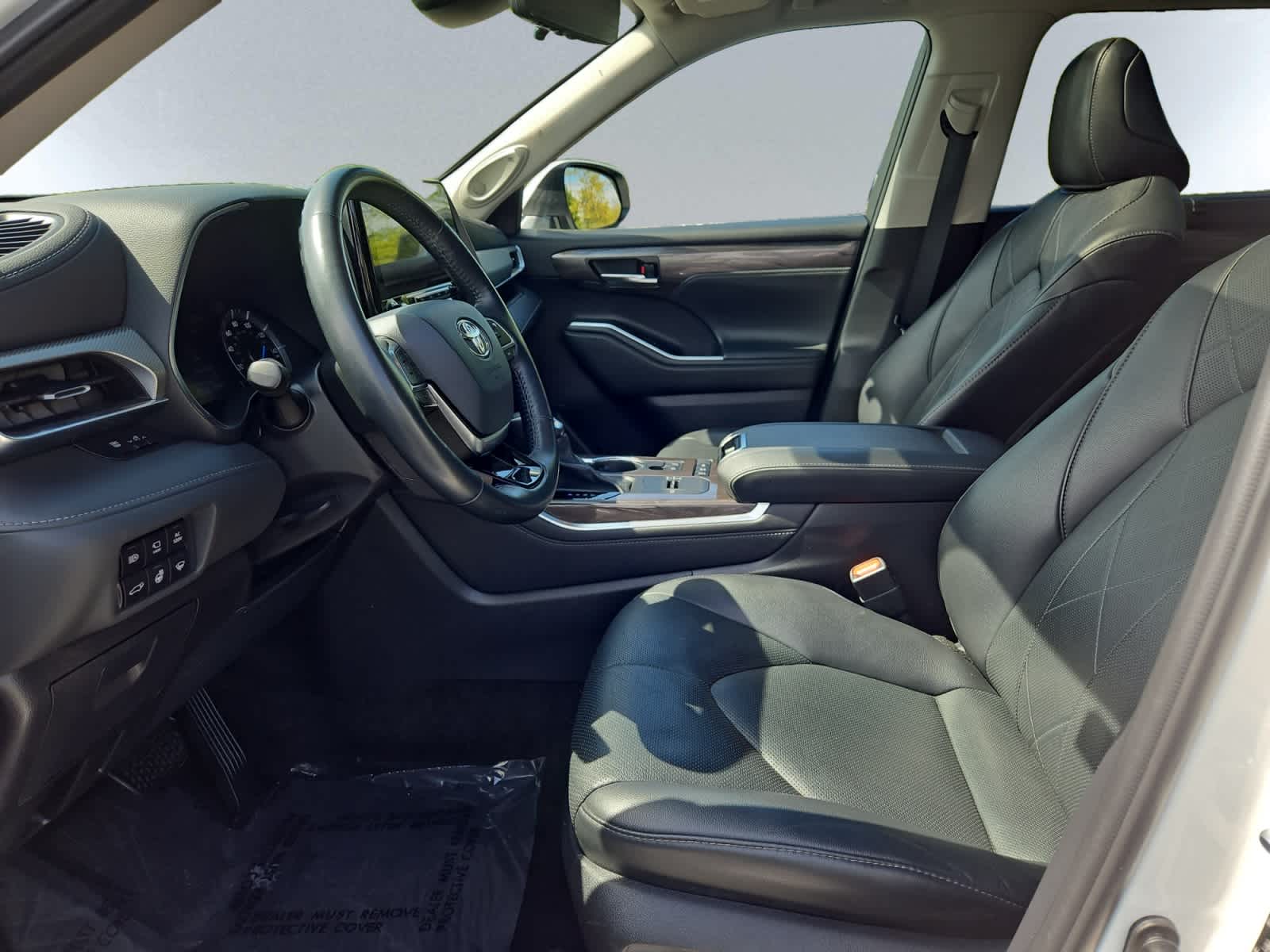 used 2021 Toyota Highlander car, priced at $41,498