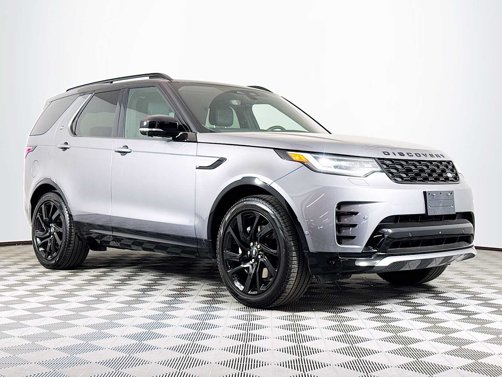 used 2024 Land Rover Discovery car, priced at $58,888