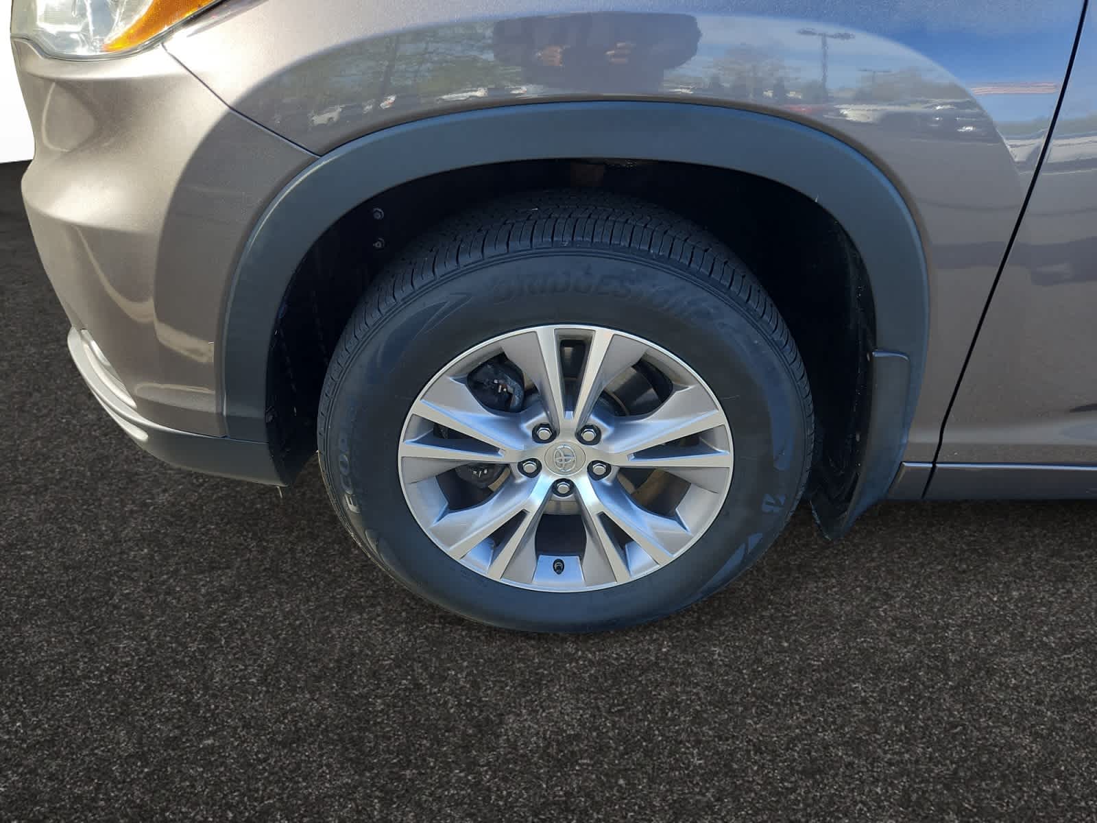 used 2014 Toyota Highlander car, priced at $15,498