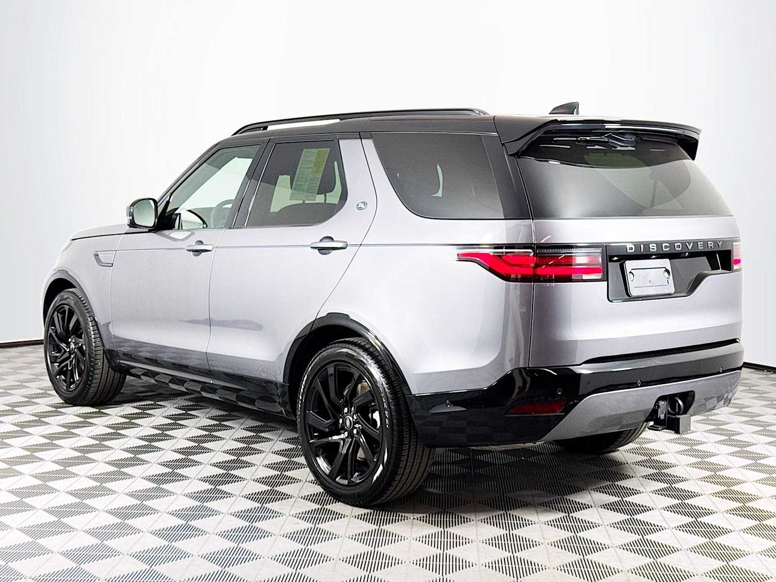 used 2024 Land Rover Discovery car, priced at $59,998