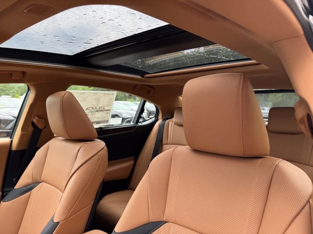 new 2025 Lexus ES 350 car
