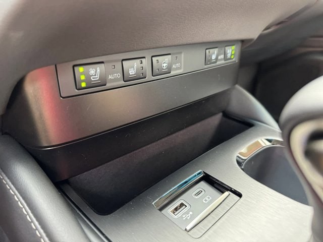 new 2025 Lexus ES 300h car